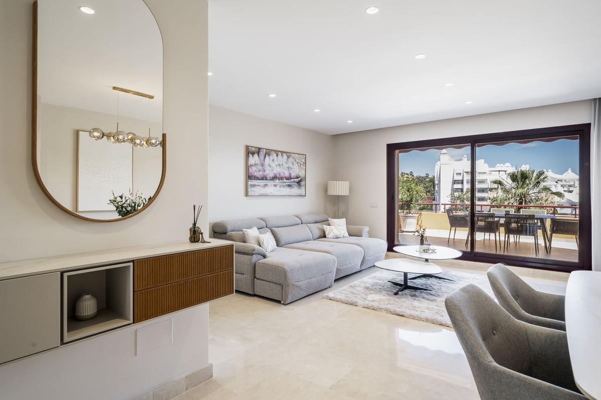 Appartement te koop in Estepona | 3 slaapkamers H5058337