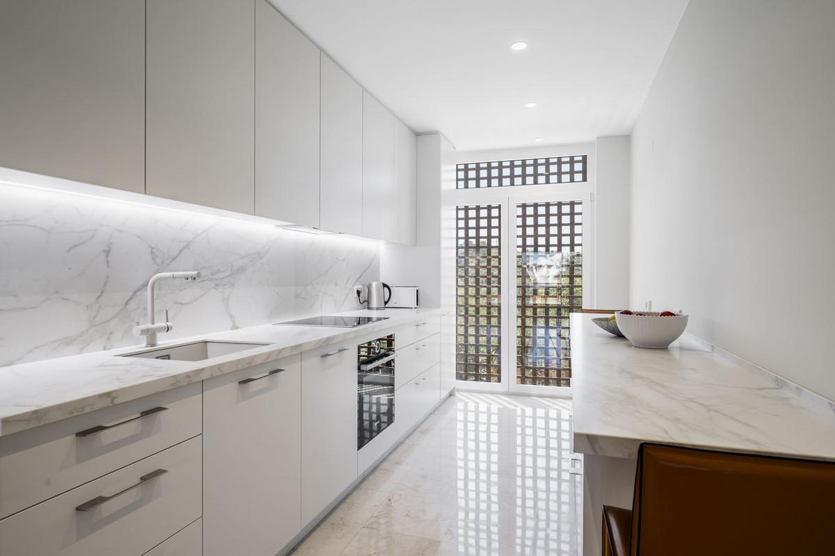 Appartement te koop in Estepona | 3 slaapkamers H5058337