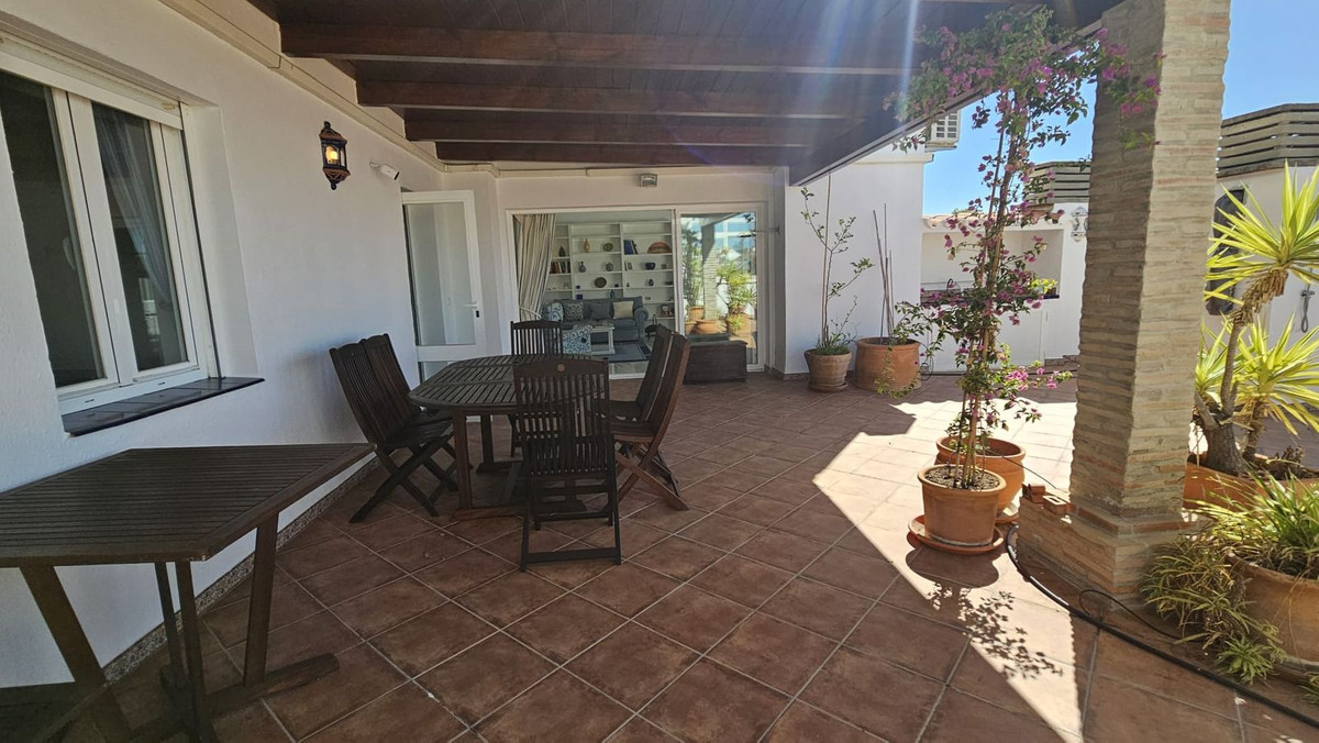 Appartement te koop in Estepona | 3 slaapkamers H5061061
