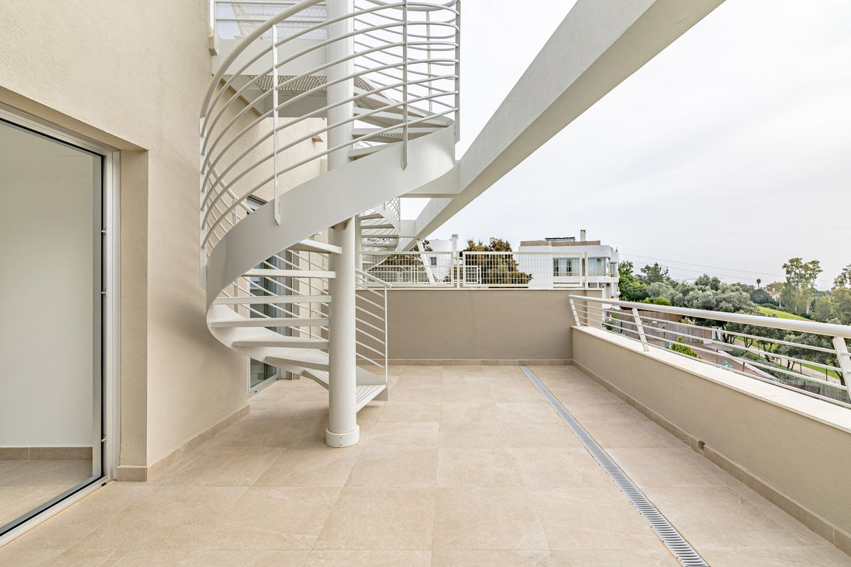 Penthouse te koop in Estepona | 2 slaapkamers H5062255