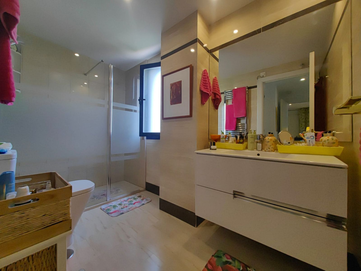 Appartement te koop in Estepona | 3 slaapkamers H5065132