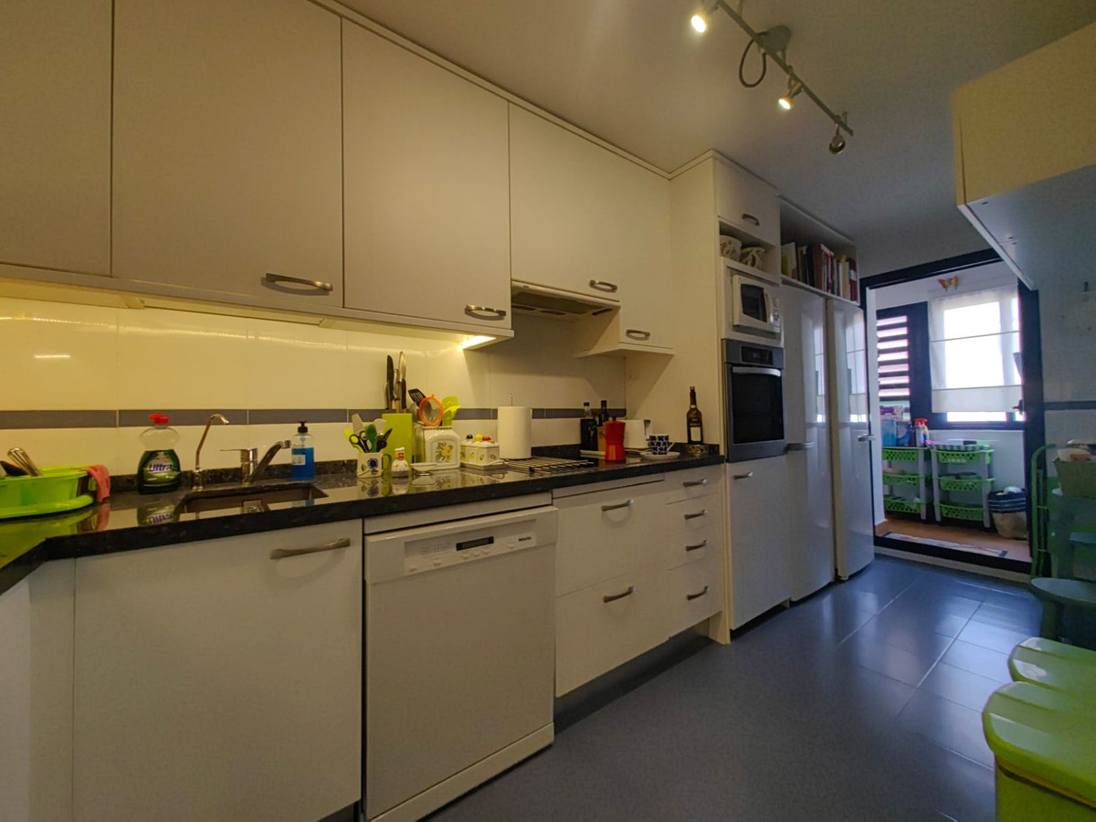 Appartement te koop in Estepona | 3 slaapkamers H5065132