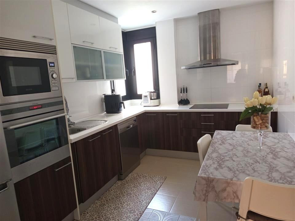 Appartement te koop in Estepona | 3 slaapkamers H5065387