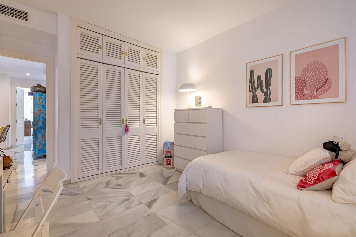 Appartement te koop in Estepona | 2 slaapkamers H5070673