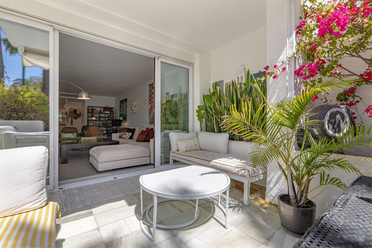 Appartement te koop in Estepona | 2 slaapkamers H5070673