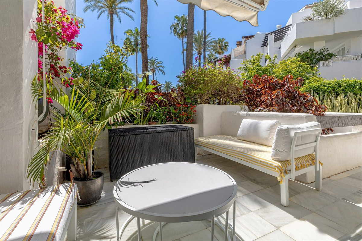 Appartement te koop in Estepona | 2 slaapkamers H5070673