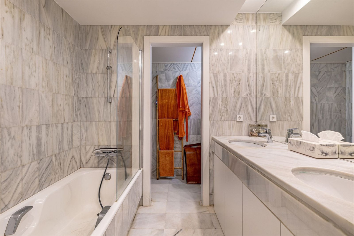 Appartement te koop in Estepona | 2 slaapkamers H5070673