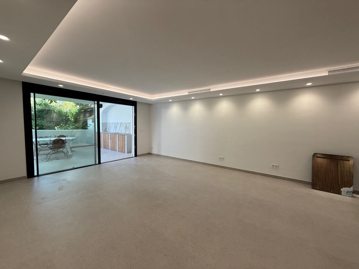 Appartement te koop in Estepona | 3 slaapkamers H5070694