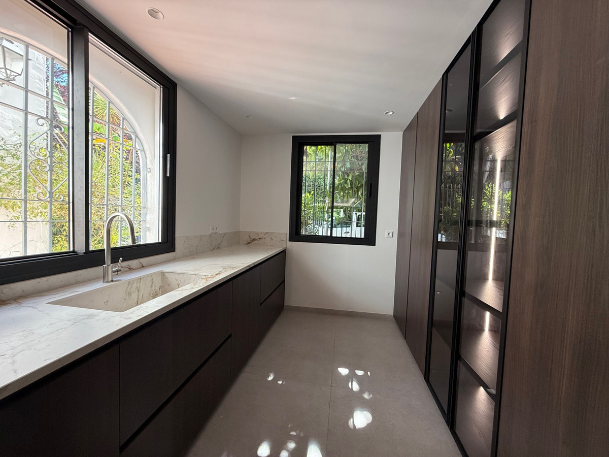 Appartement te koop in Estepona | 3 slaapkamers H5070694