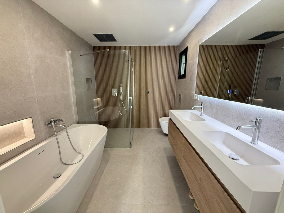 Appartement te koop in Estepona | 3 slaapkamers H5070694