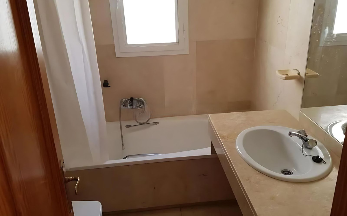 Appartement te koop in Estepona | 2 slaapkamers H5074096