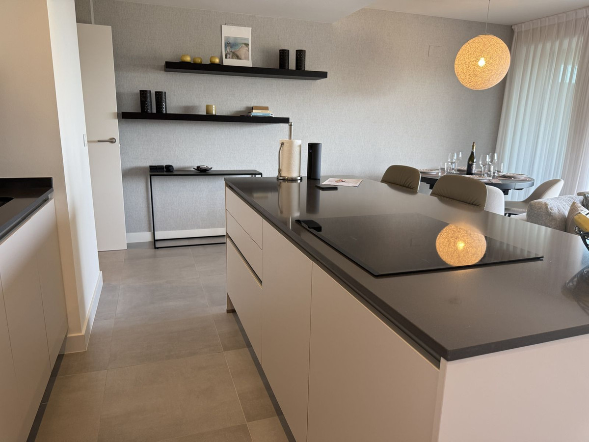 Appartement te koop in Estepona | 2 slaapkamers H5080000