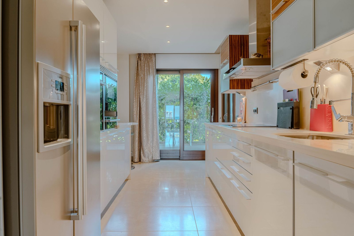 Appartement te koop in Estepona | 3 slaapkamers H5080258