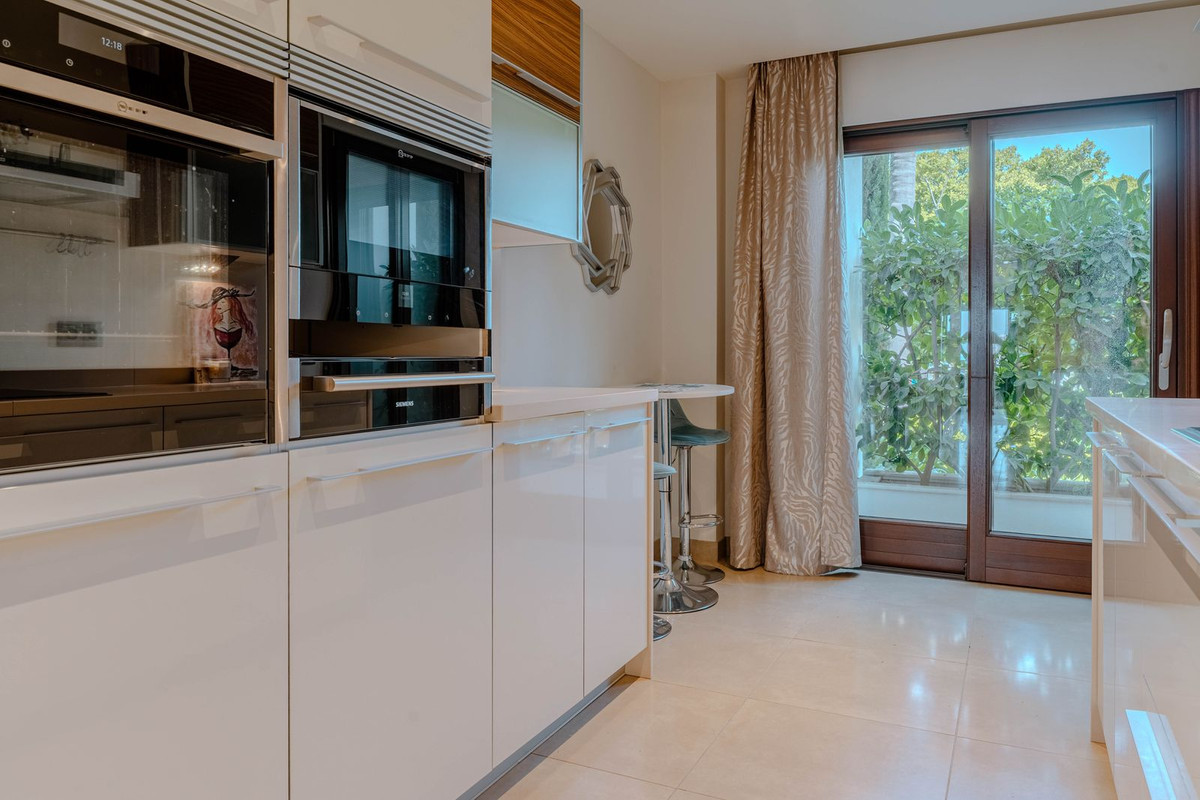 Appartement te koop in Estepona | 3 slaapkamers H5080258