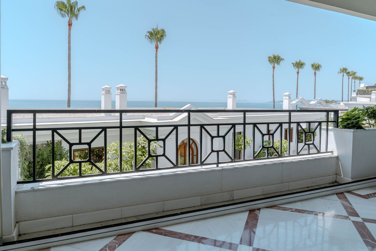 Appartement te koop in Estepona | 3 slaapkamers H5080258