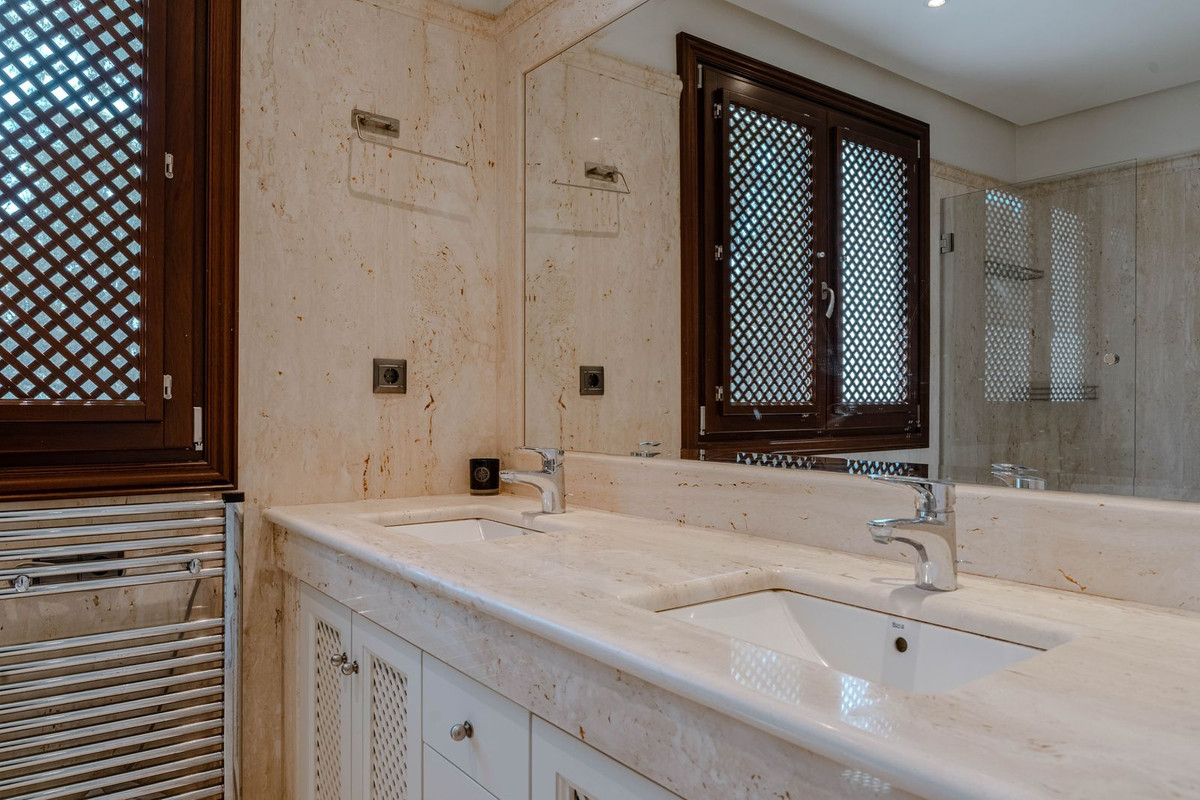 Appartement te koop in Estepona | 3 slaapkamers H5080258