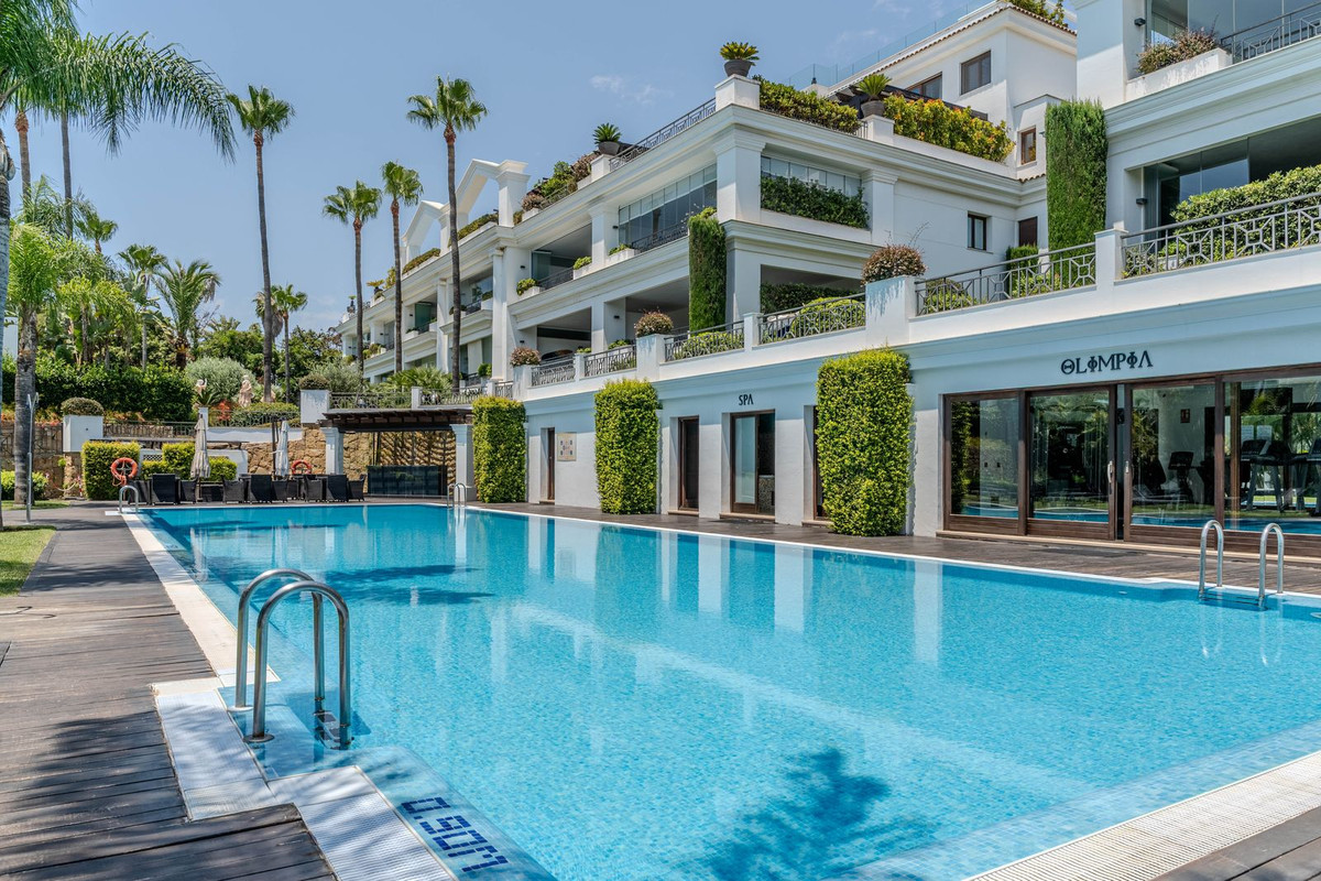 Appartement te koop in Estepona | 3 slaapkamers H5080258