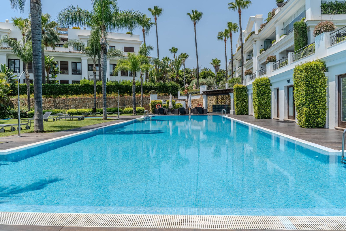Appartement te koop in Estepona | 3 slaapkamers H5080258