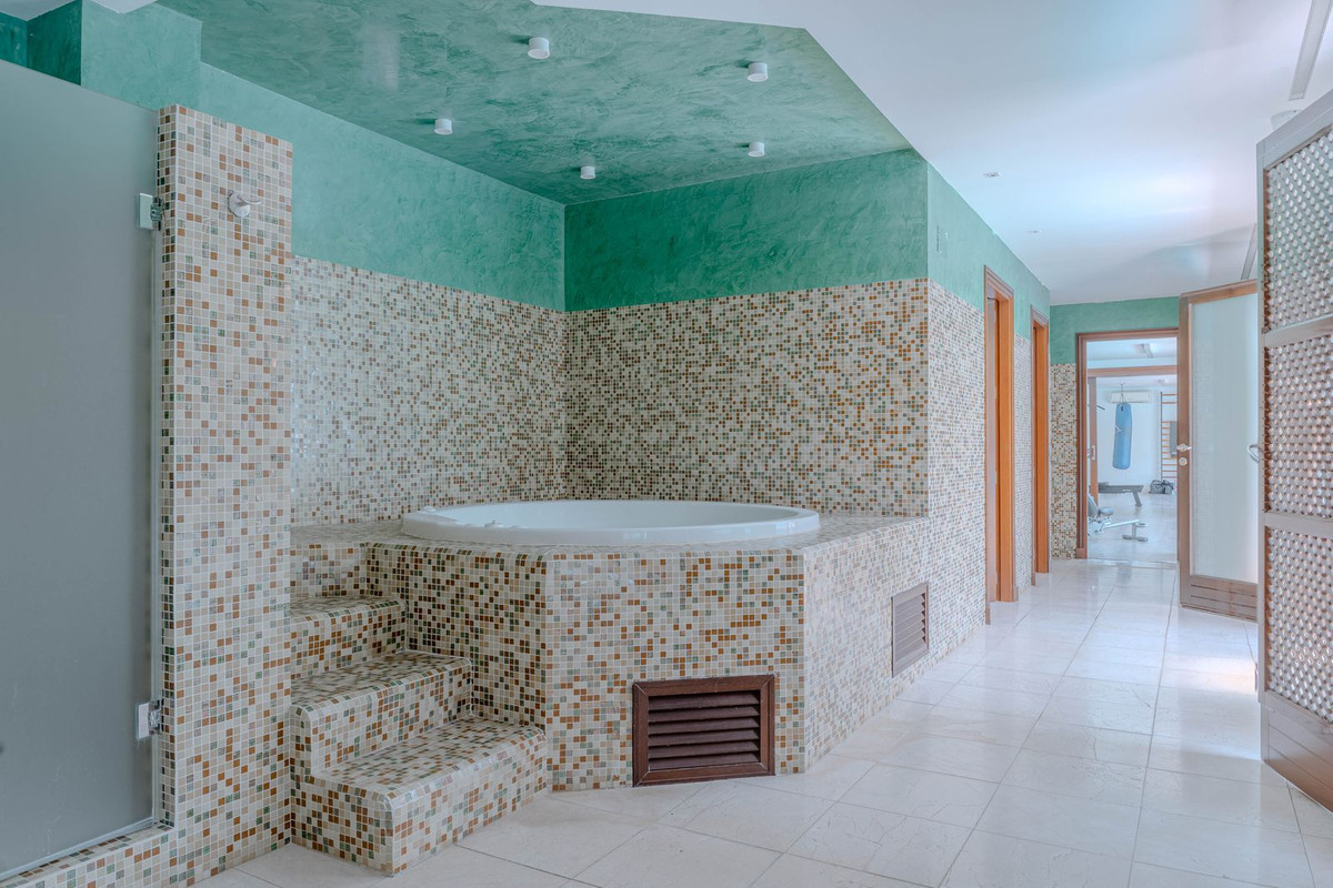 Appartement te koop in Estepona | 3 slaapkamers H5080258
