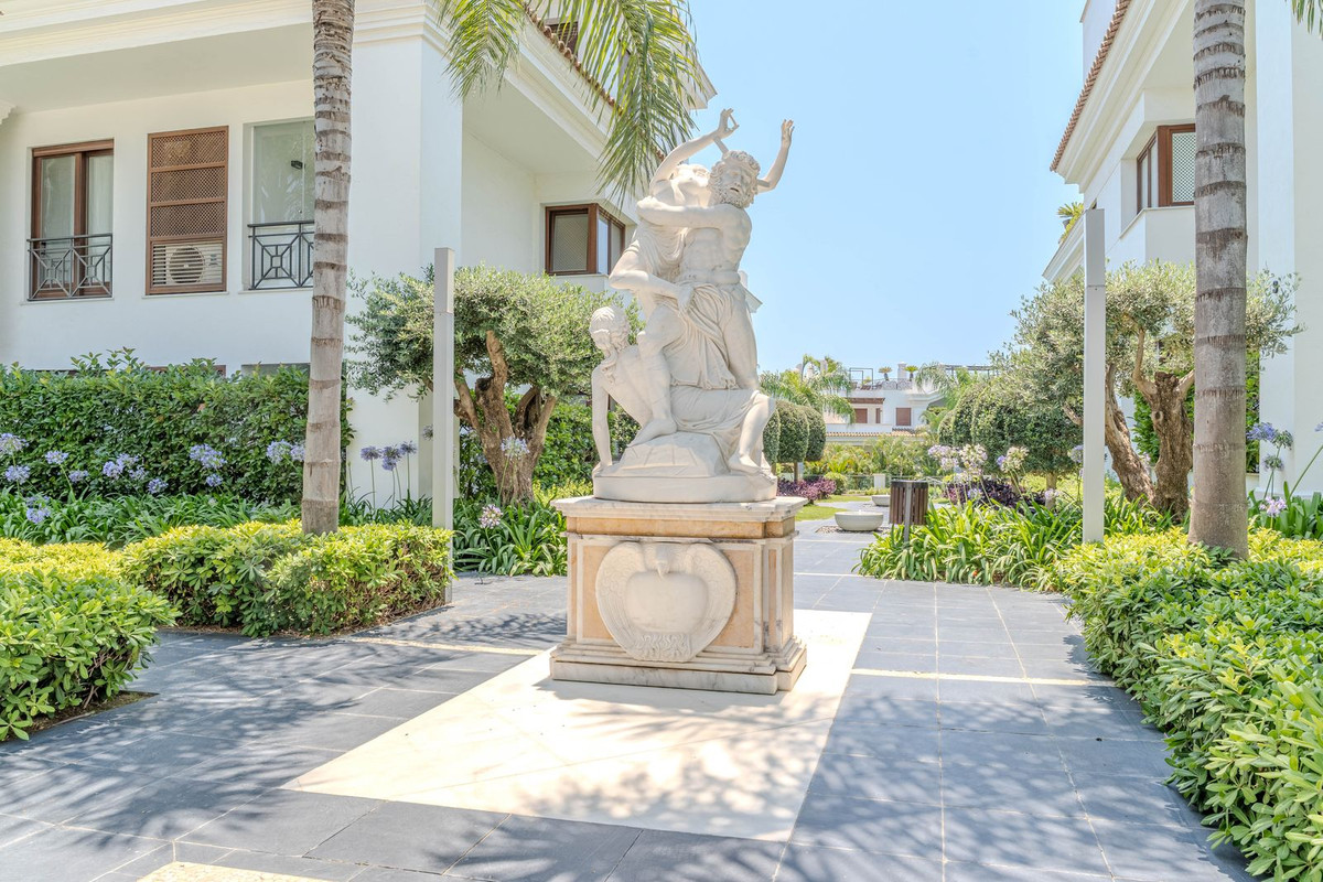 Appartement te koop in Estepona | 3 slaapkamers H5080258