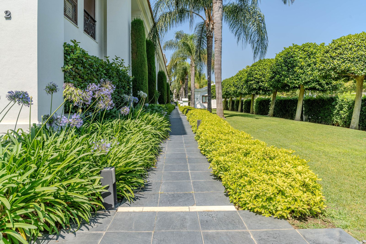 Appartement te koop in Estepona | 3 slaapkamers H5080258