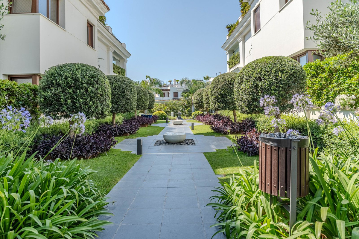 Appartement te koop in Estepona | 3 slaapkamers H5080258