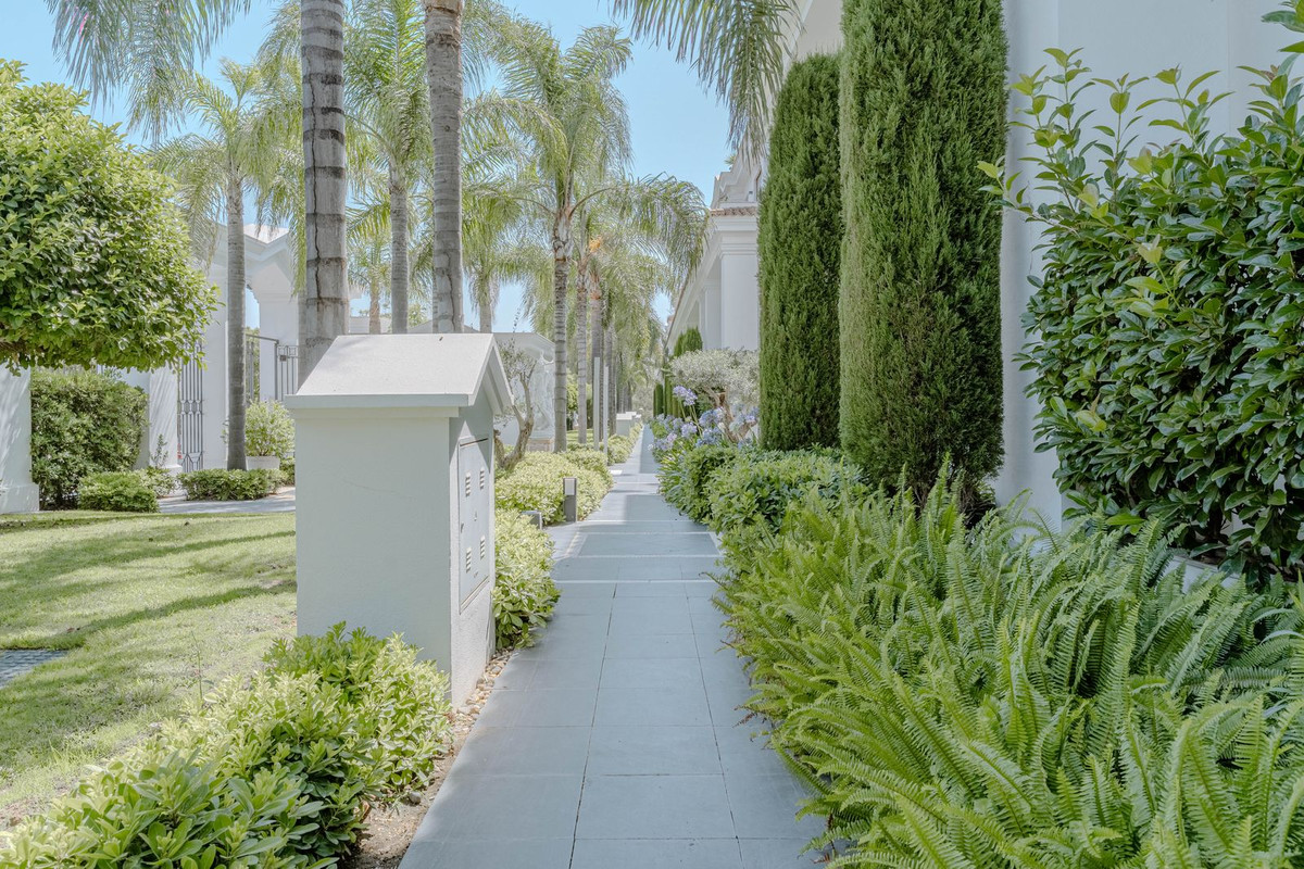 Appartement te koop in Estepona | 3 slaapkamers H5080258