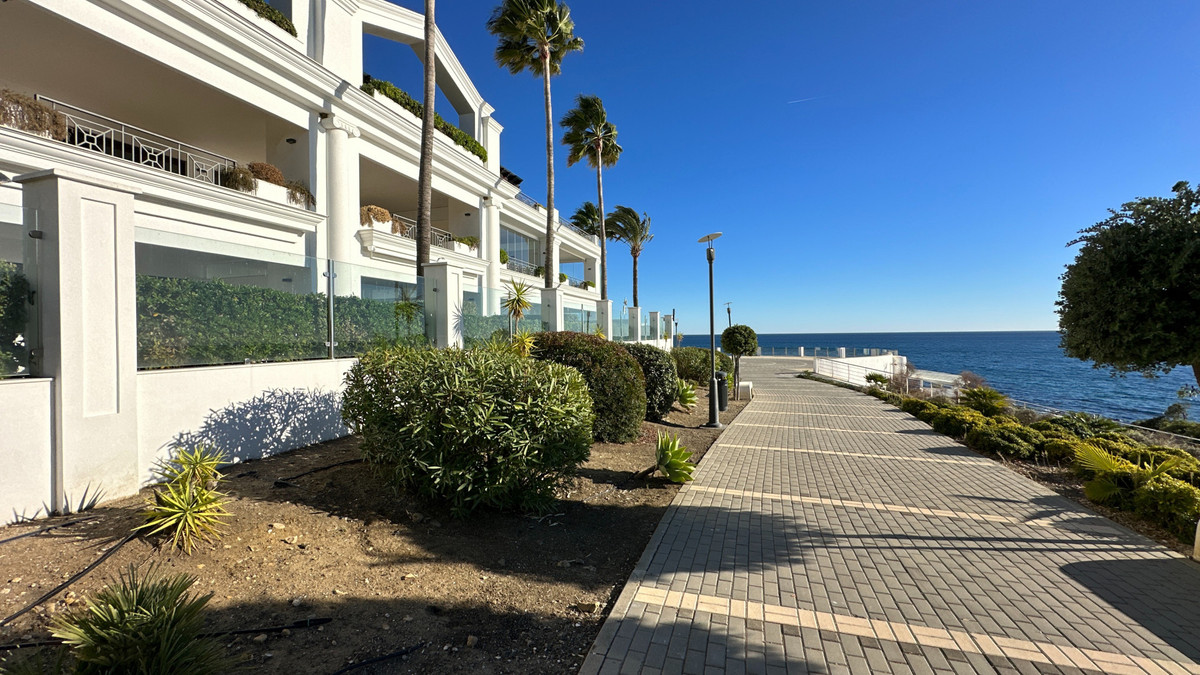 Appartement te koop in Estepona | 3 slaapkamers H5080345