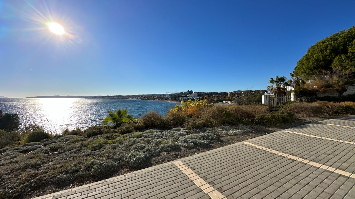 Appartement te koop in Estepona | 3 slaapkamers H5080345