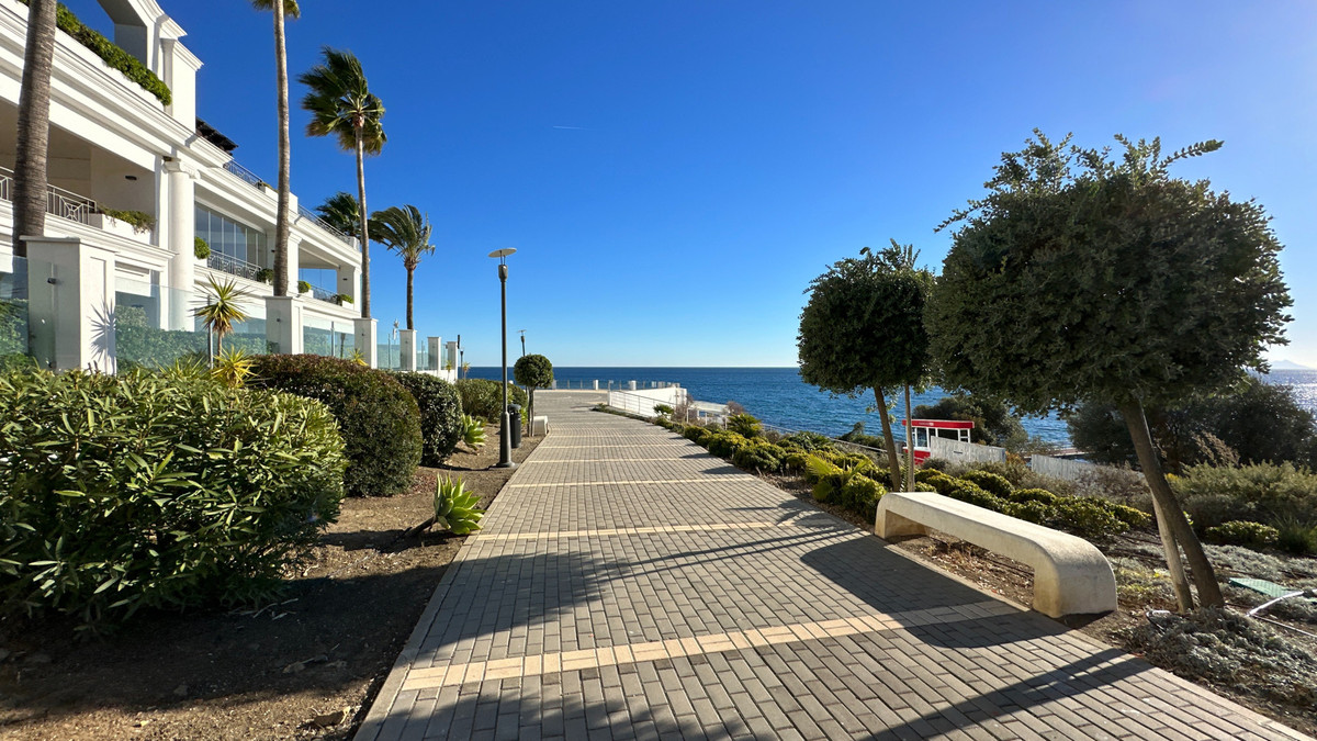Appartement te koop in Estepona | 3 slaapkamers H5080345