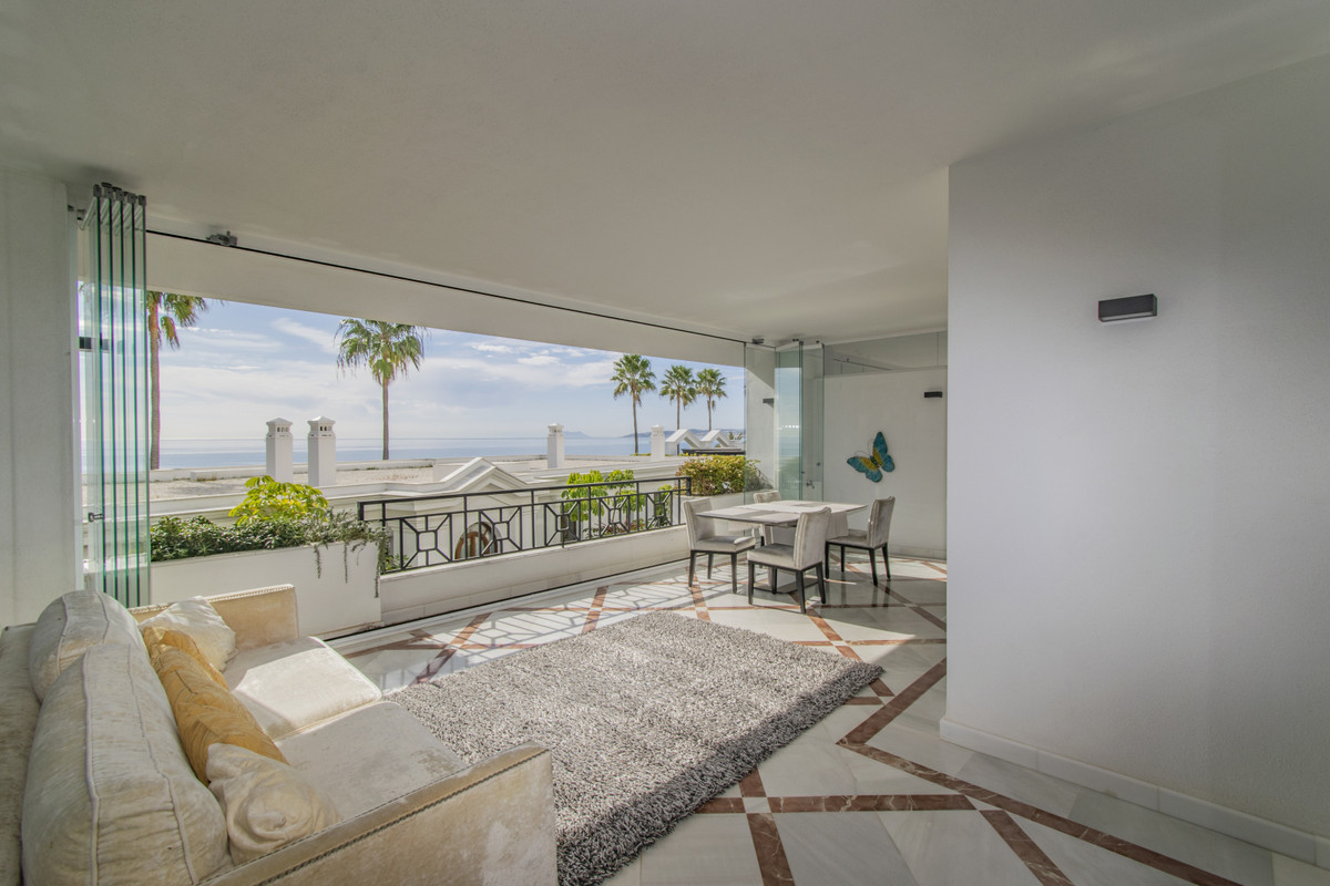 Appartement te koop in Estepona | 3 slaapkamers H5080345