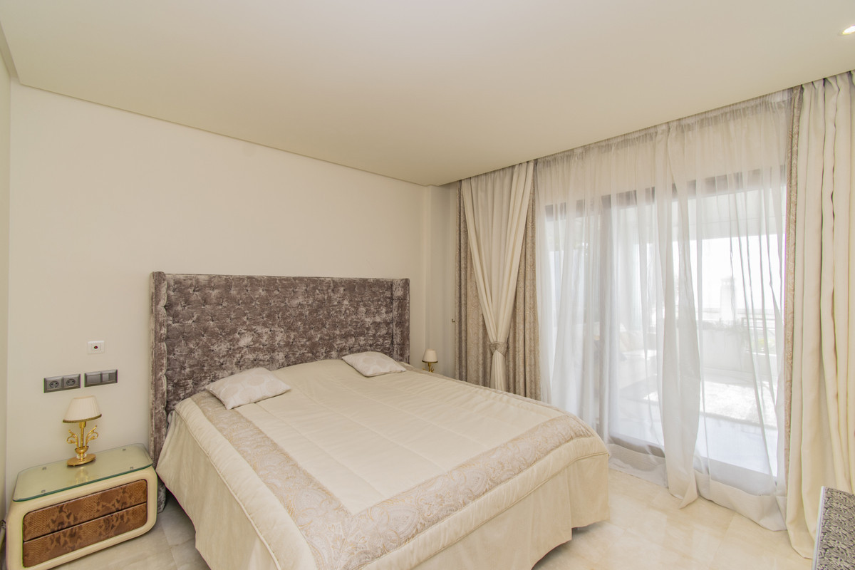 Appartement te koop in Estepona | 3 slaapkamers H5080345