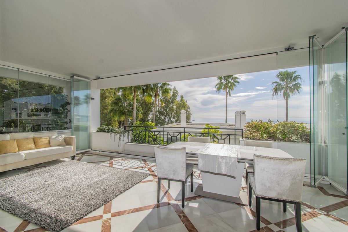Appartement te koop in Estepona | 3 slaapkamers H5080345