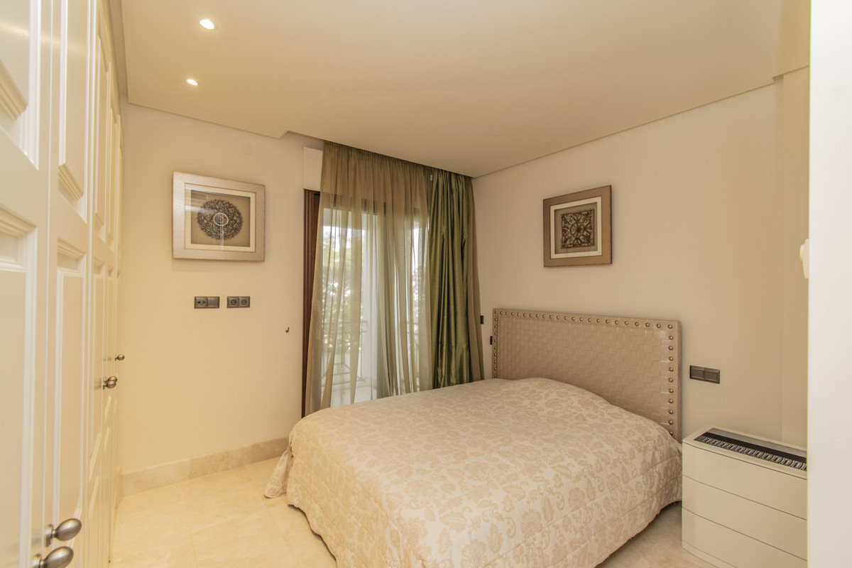 Appartement te koop in Estepona | 3 slaapkamers H5080345