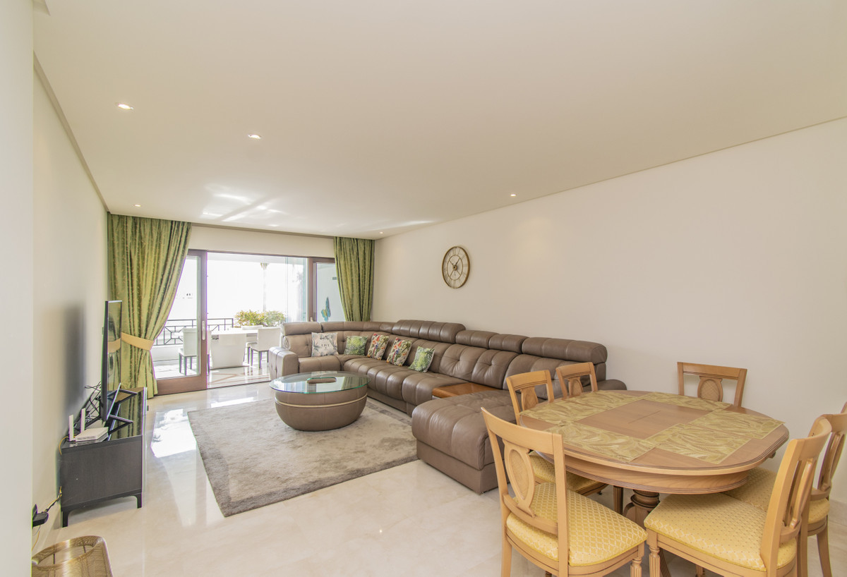 Appartement te koop in Estepona | 3 slaapkamers H5080345