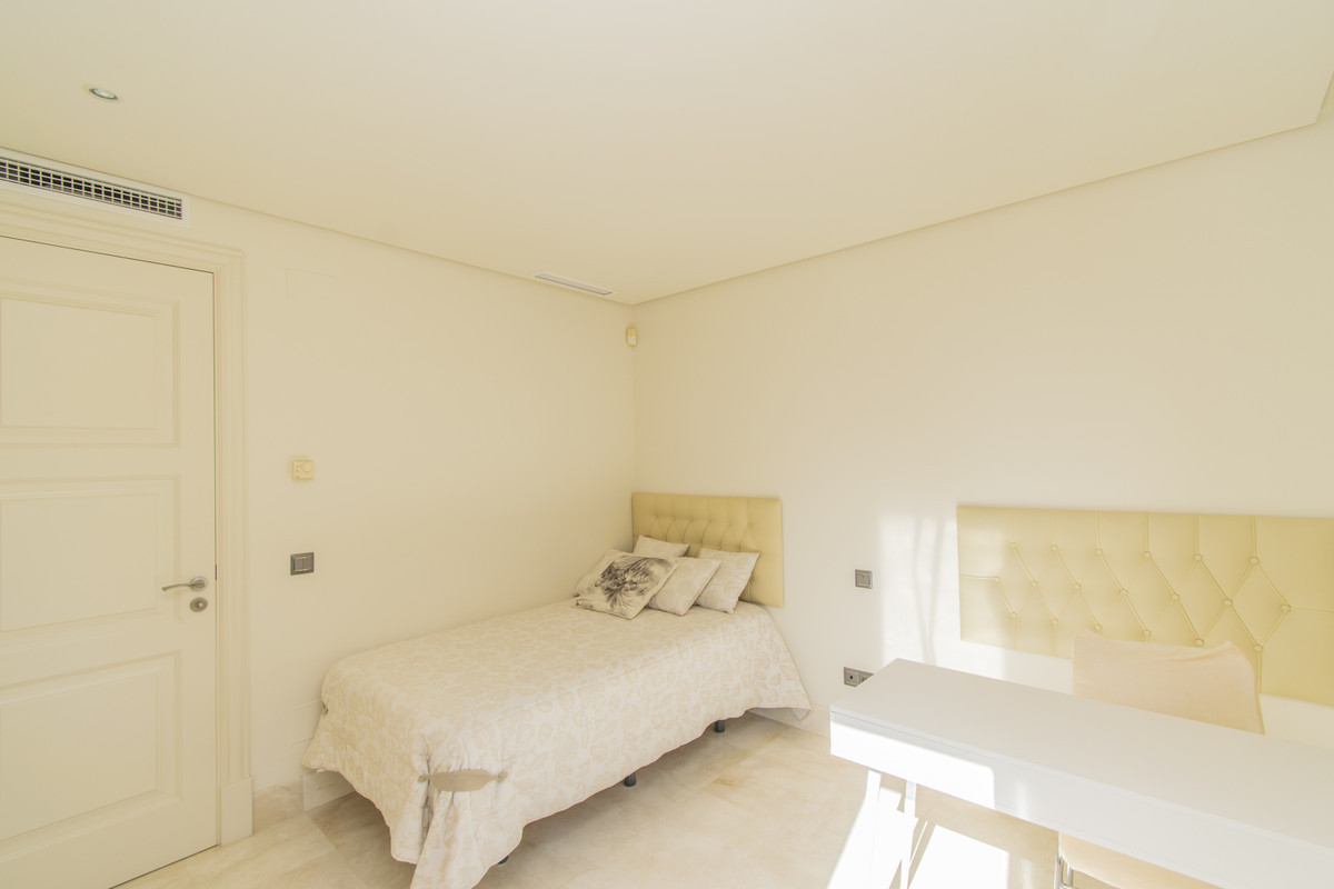 Appartement te koop in Estepona | 3 slaapkamers H5080345