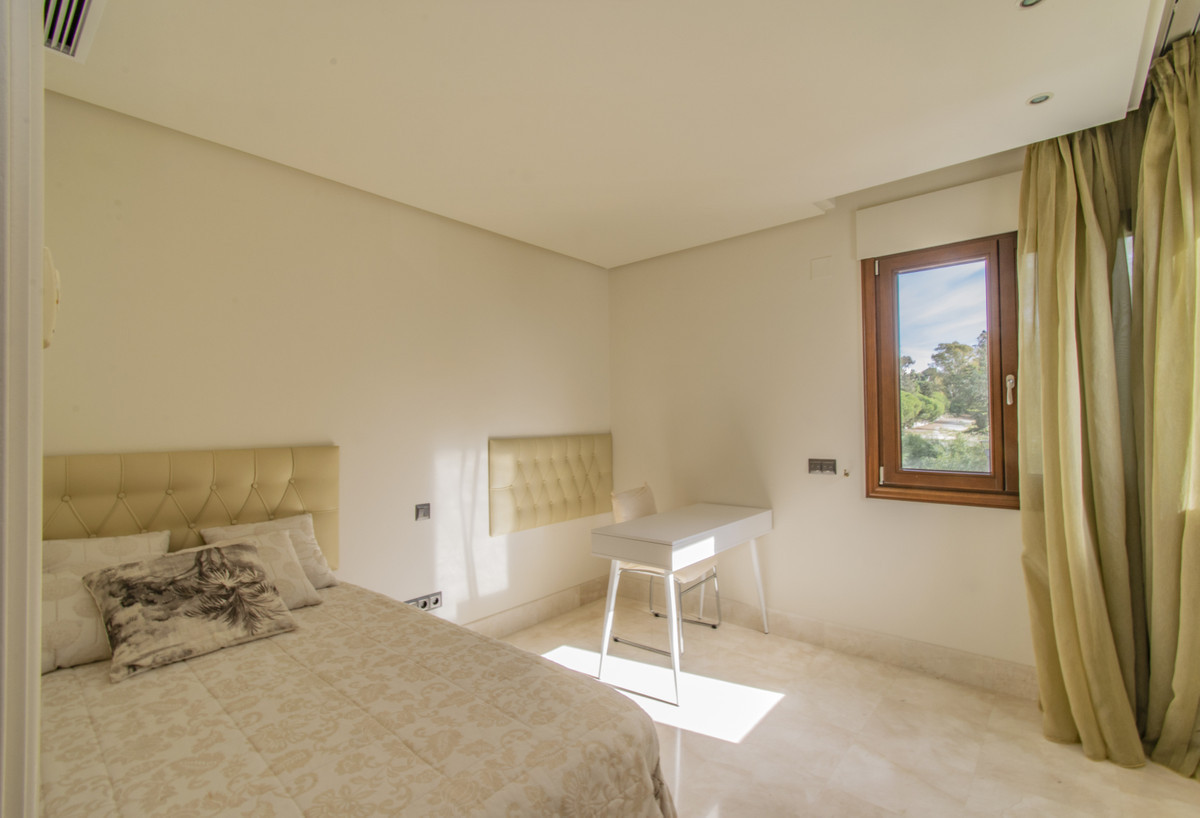 Appartement te koop in Estepona | 3 slaapkamers H5080345
