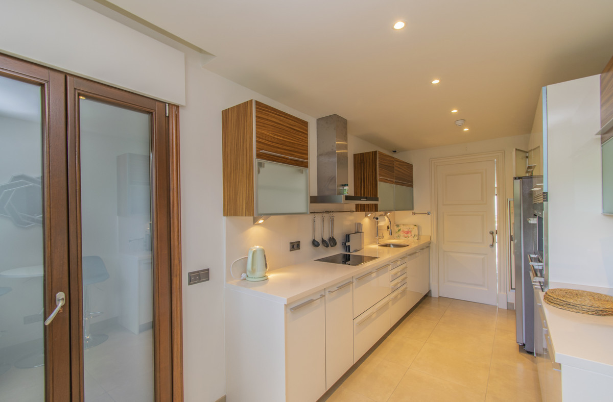 Appartement te koop in Estepona | 3 slaapkamers H5080345
