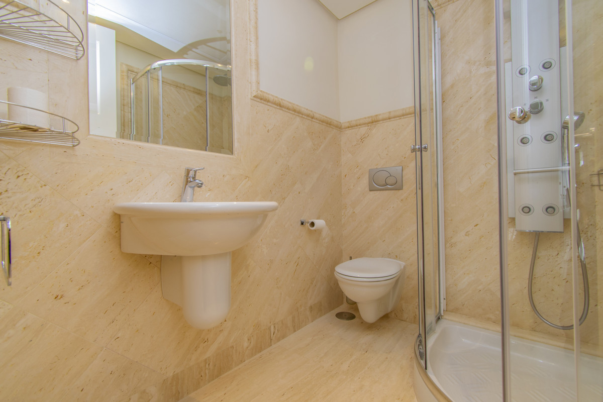 Appartement te koop in Estepona | 3 slaapkamers H5080345