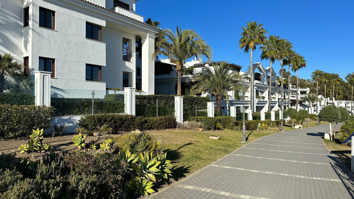 Appartement te koop in Estepona | 3 slaapkamers H5080345