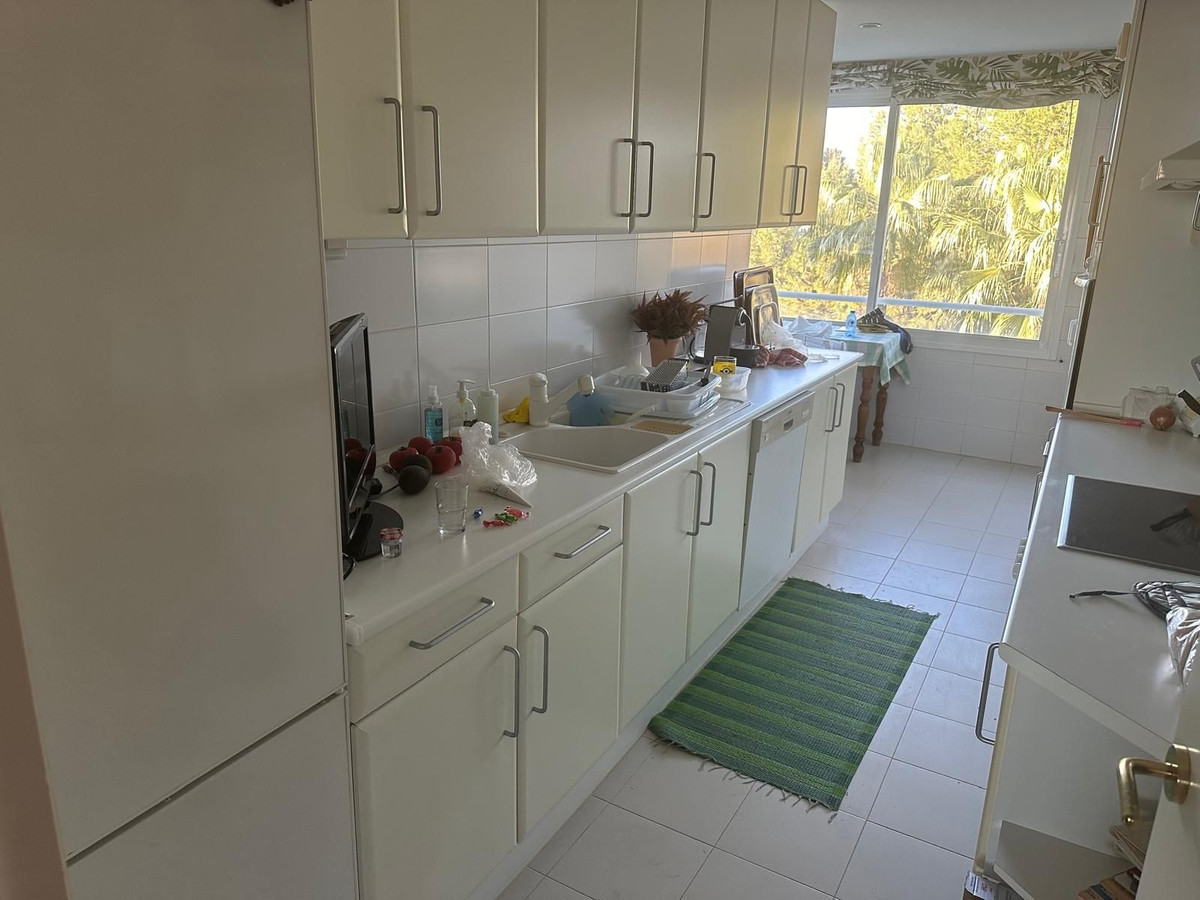 Appartement te koop in Estepona | 3 slaapkamers H5080801