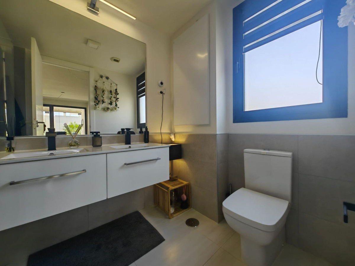 Appartement te koop in Estepona | 2 slaapkamers H5084044