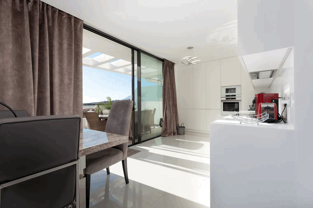 Appartement te koop in Estepona | 3 slaapkamers H5084050