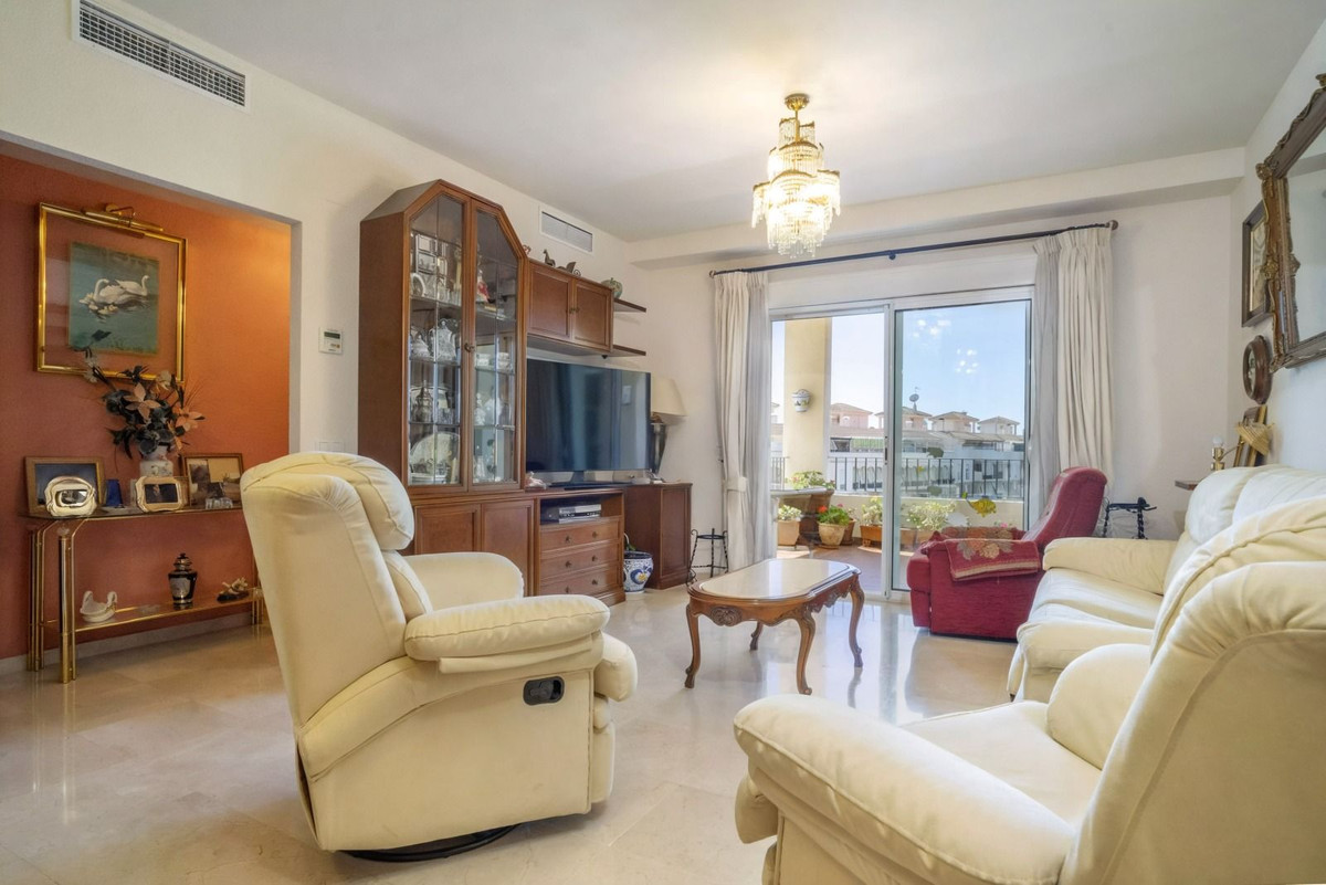 Appartement te koop in Estepona | 3 slaapkamers H5084170