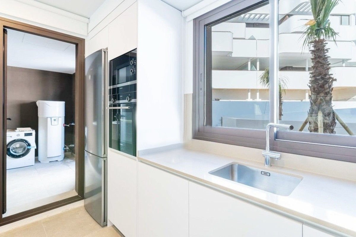 Appartement te koop in Estepona | 4 slaapkamers H5084467