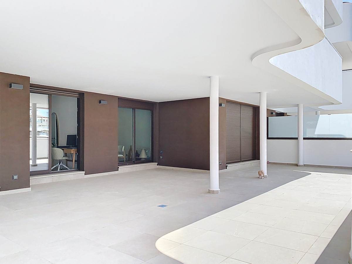 Appartement te koop in Estepona | 4 slaapkamers H5084467