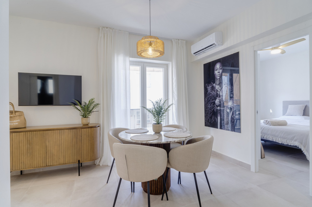 Apartment for sale in Estepona | 3 bedrooms H5084635