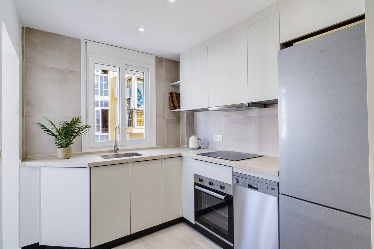 Apartment for sale in Estepona | 3 bedrooms H5084635