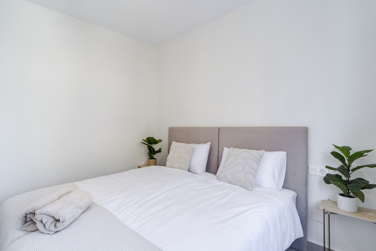 Apartment for sale in Estepona | 3 bedrooms H5084635