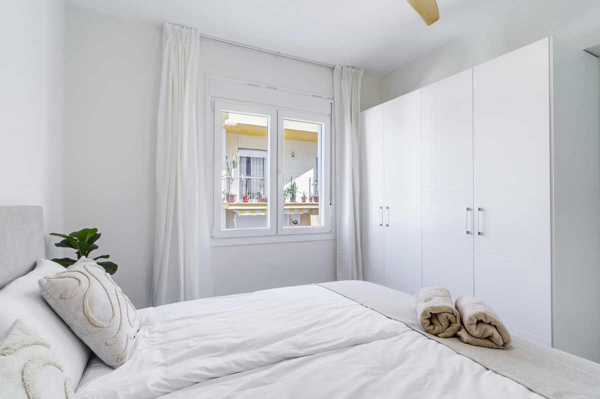 Apartment for sale in Estepona | 3 bedrooms H5084635